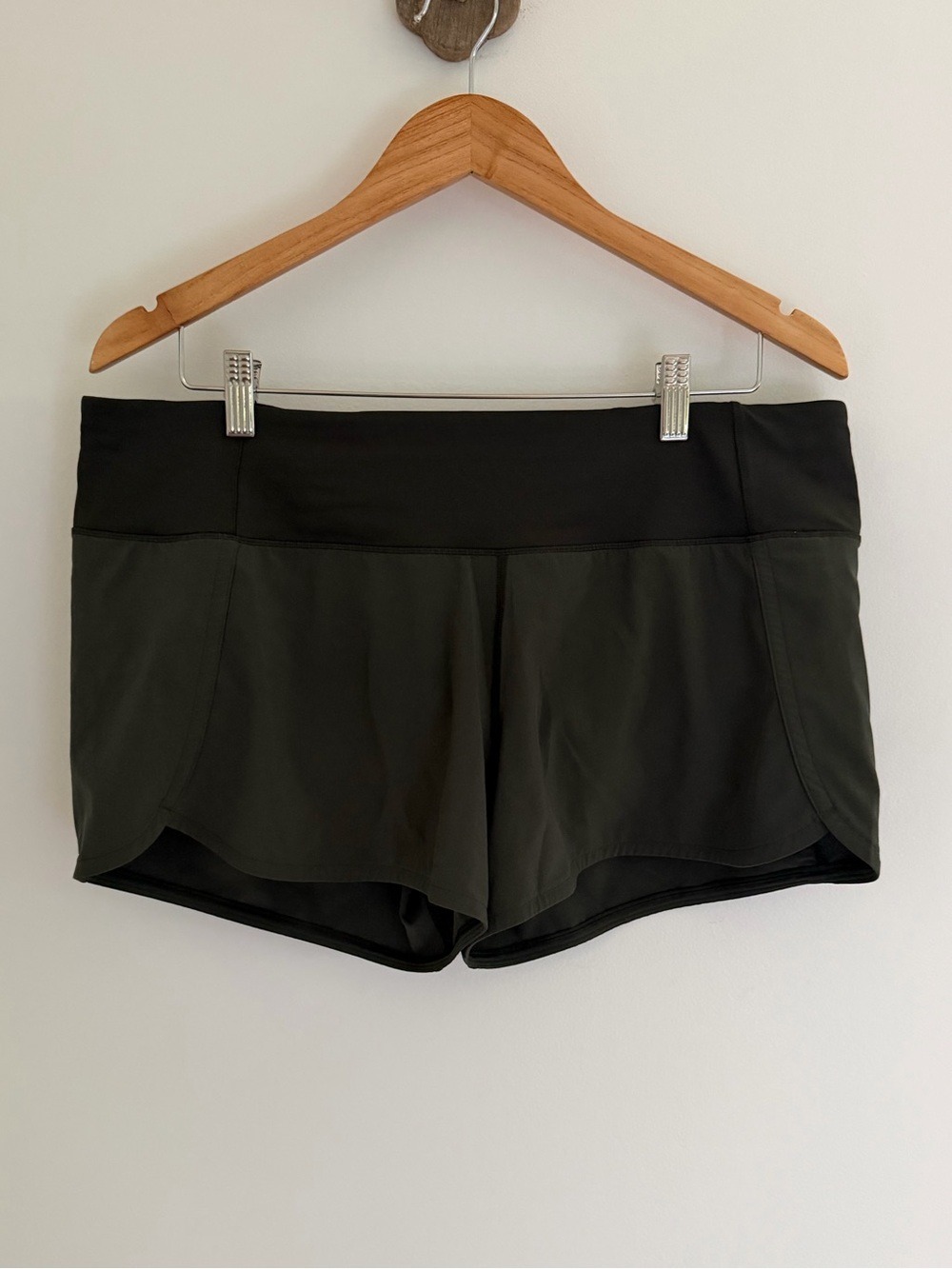 Lululemon Run Times Short II 4” Evergreen Green Size 12